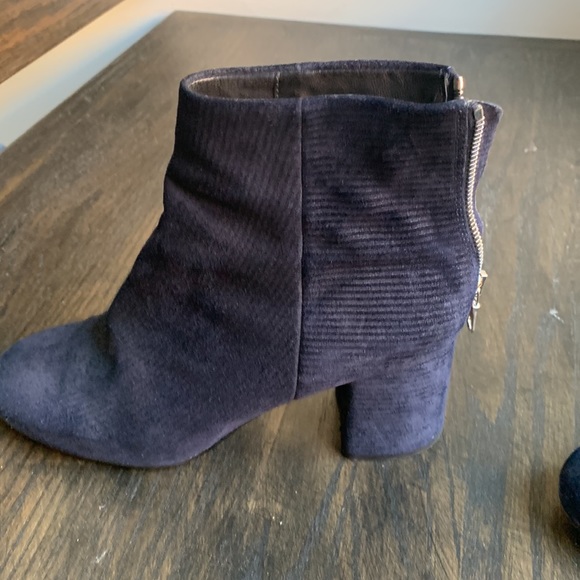 Rag and Bone boots, navy, leather lined, 2.5” block heel, size 8 - Picture 1 of 5